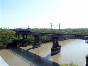 江別大橋からJR鉄橋