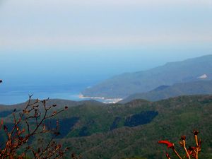 袴腰岳山頂から