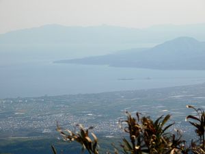 袴腰岳山頂から