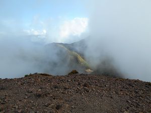 馬の背から山頂へ