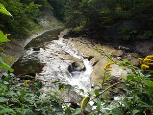 三段の滝・滝見広場から