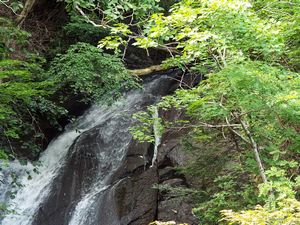 三段の滝・滝見広場から