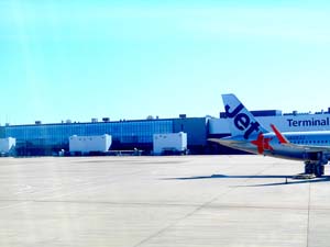 成田空港駐機場の様子