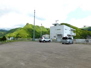 新中野ダム管理棟
