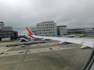 飛行機の窓から