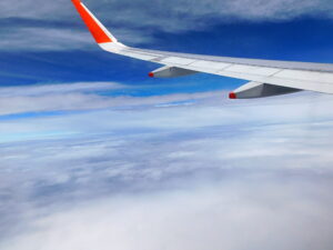 飛行機の窓から