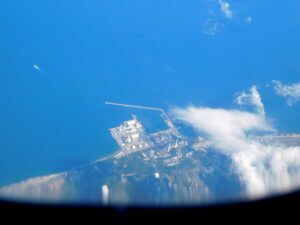 飛行機の窓から