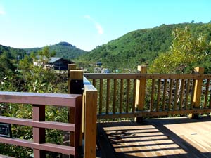 橋を渡って