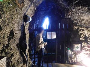 岩屋の中の様子